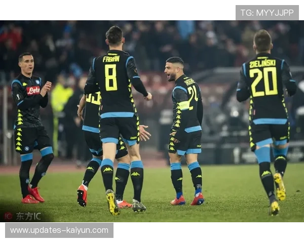 “那不勒斯门将失误送礼，本菲卡利用反击制胜”