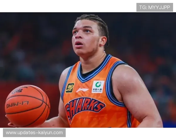 上海队引进强力外援洛夫顿与古德温，目标直指总冠军。