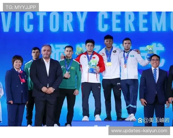 世界举重锦标赛宁波上演，中国力士挑战世界纪录